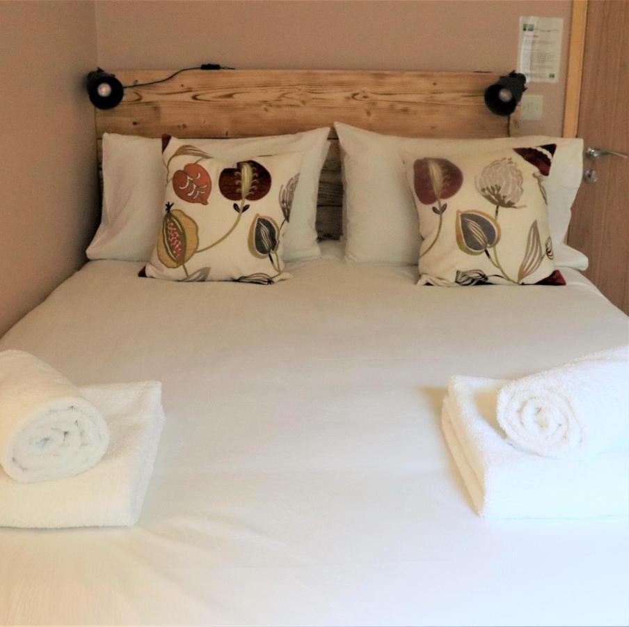 South Downs Eco Lodge & Camping East Meon Bagian luar foto